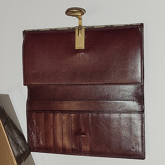 🚨GUCCI GG CANVAS HORSEBIT CLASP WALLET🚨 - Picture 7 of 12